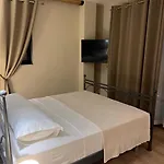 度假居 The Poet's House 希马拉