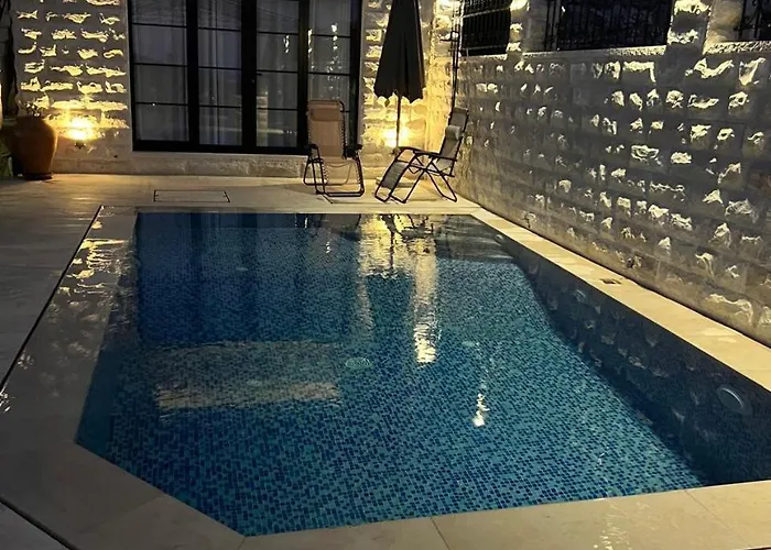 The Poet's House * Himarë